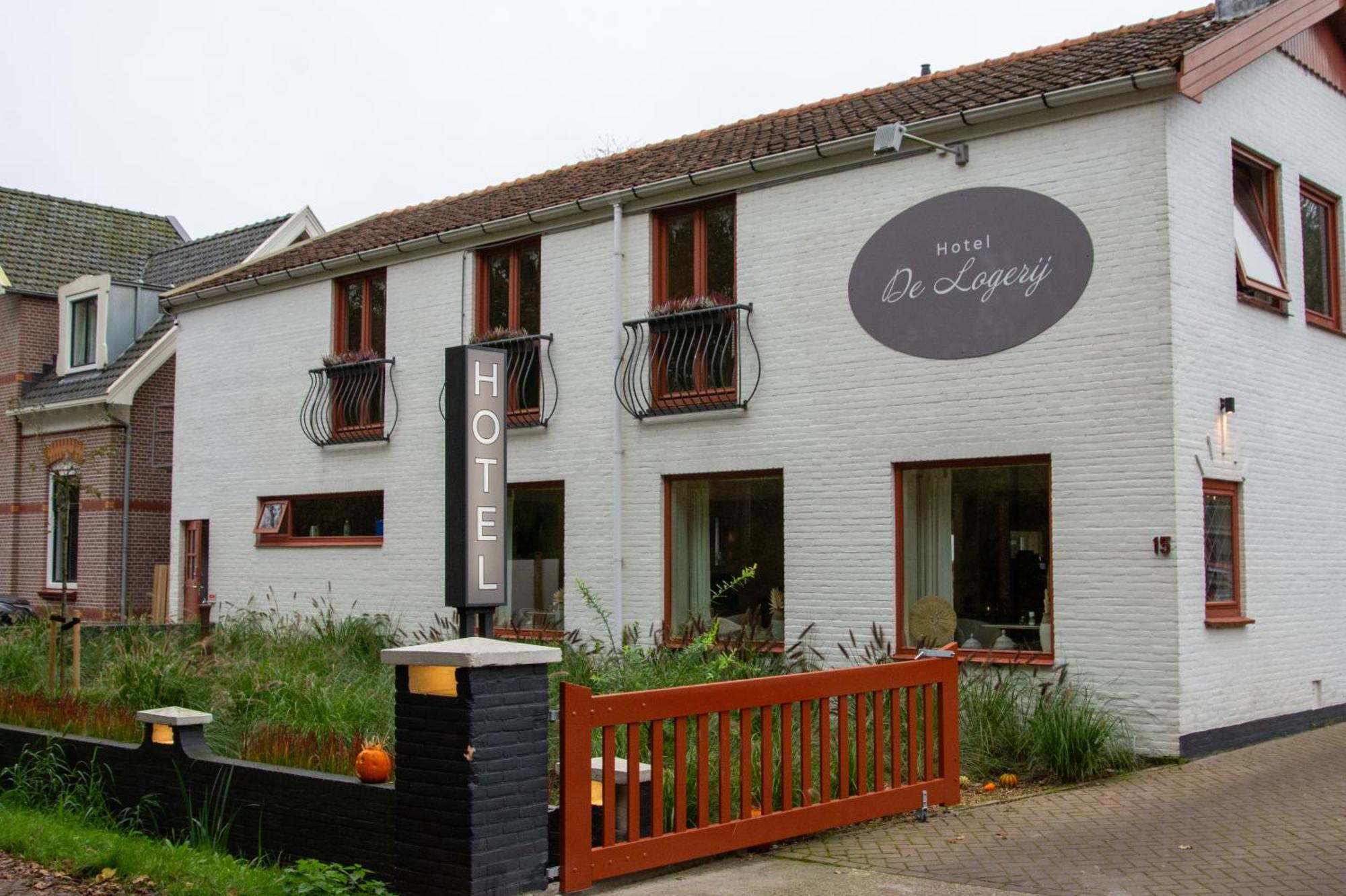 Strandhotel De Logerij レーネスセ エクステリア 写真