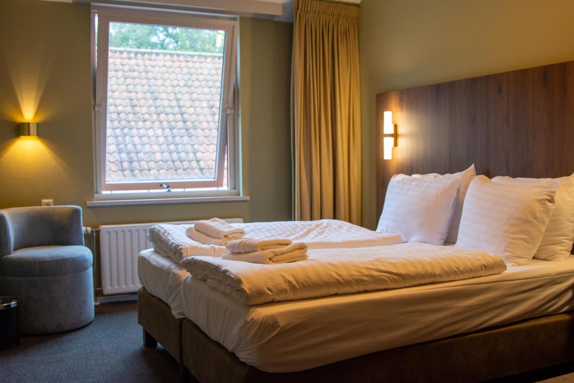 Strandhotel De Logerij レーネスセ エクステリア 写真
