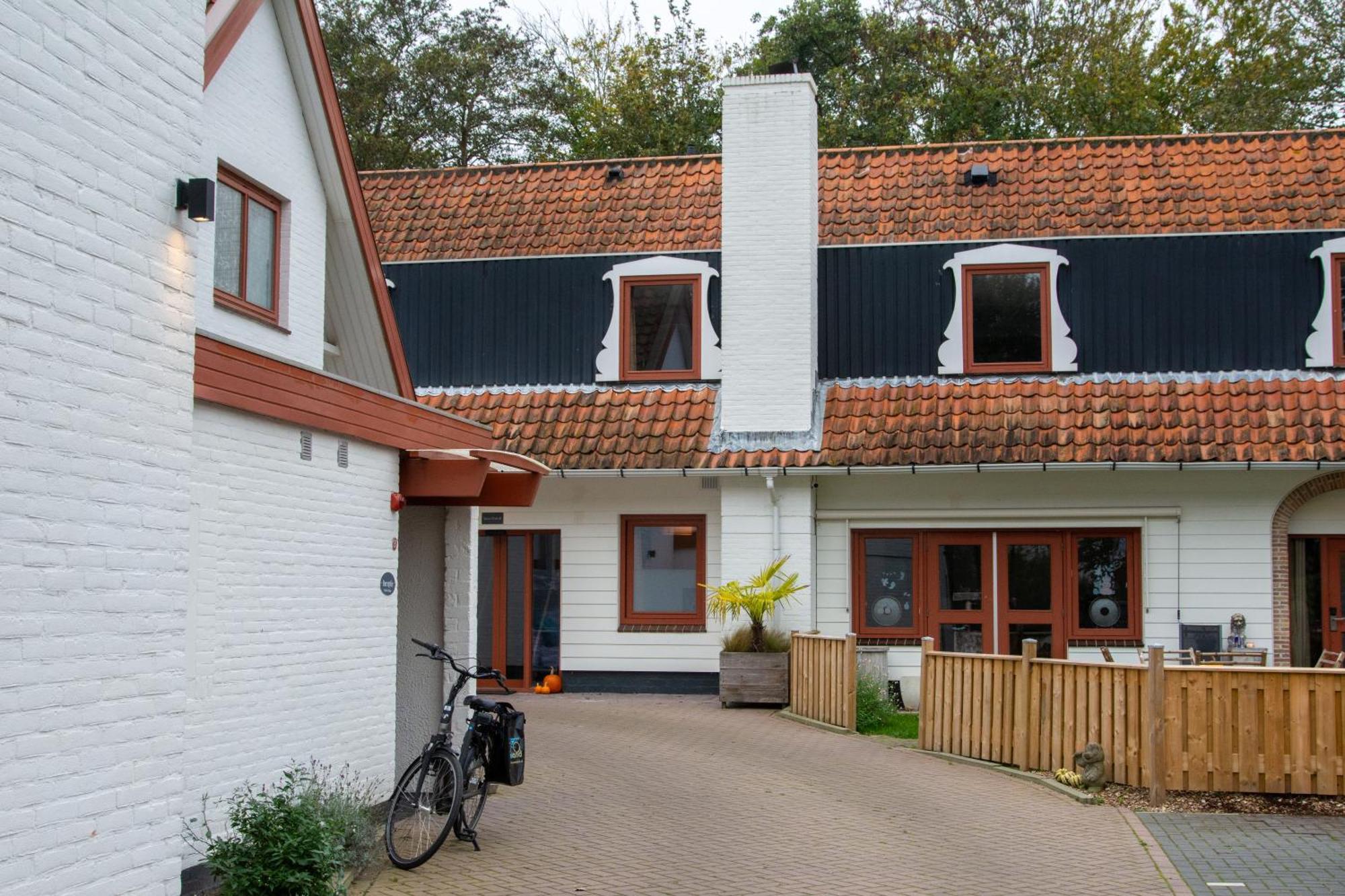Strandhotel De Logerij レーネスセ エクステリア 写真