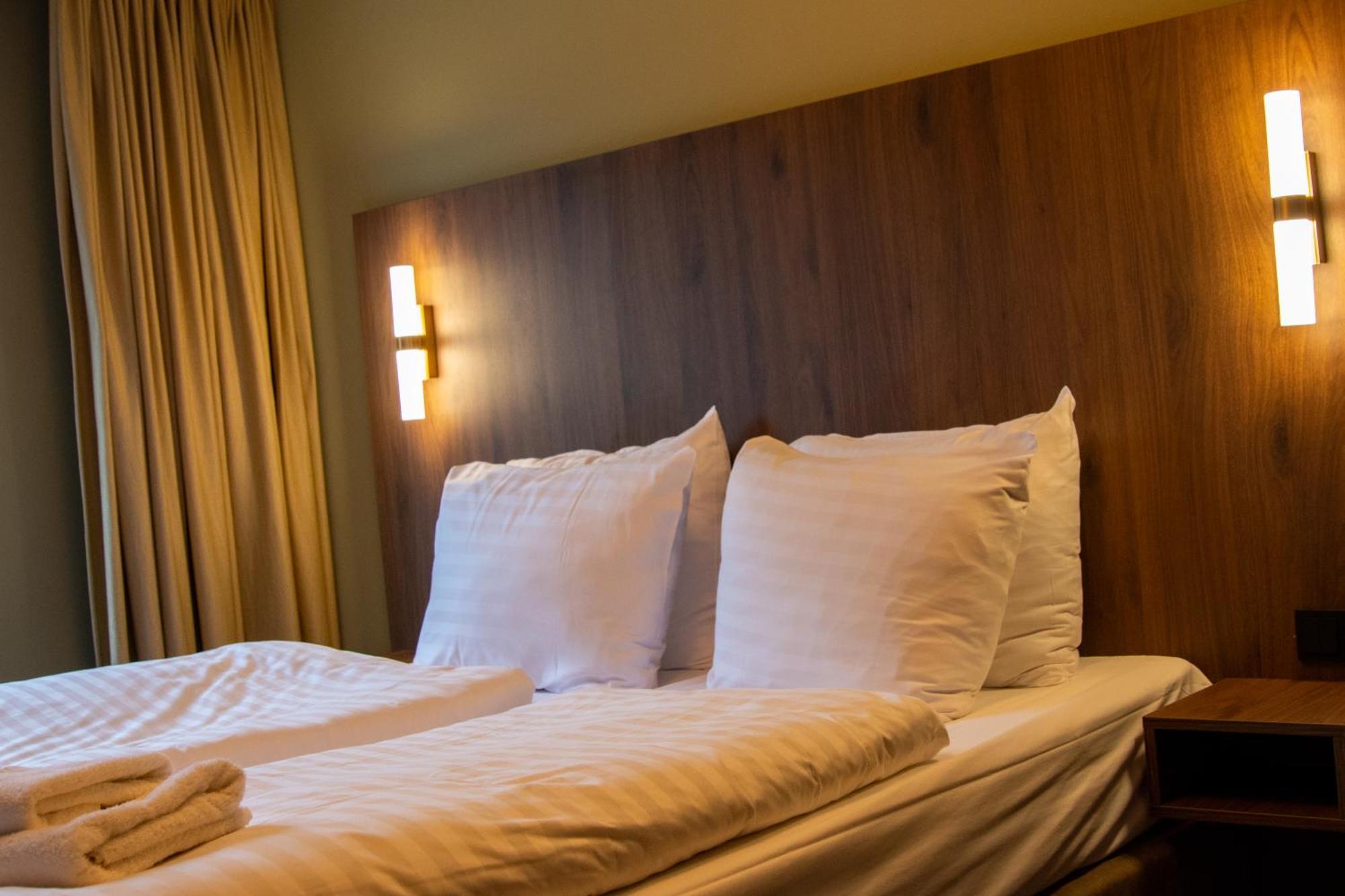 Strandhotel De Logerij レーネスセ エクステリア 写真